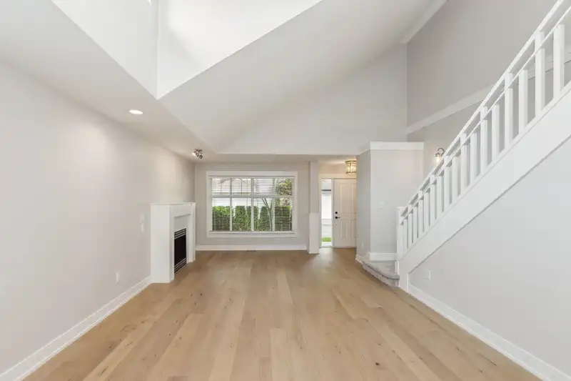 10 14877 33 AVENUE - photo 3 of 30