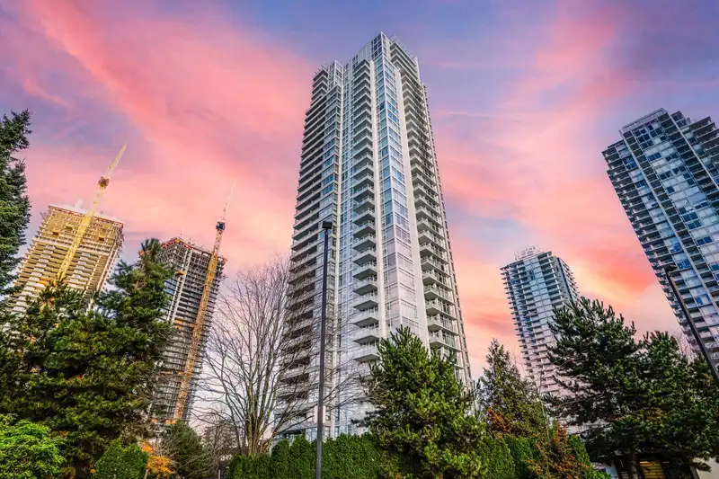3206 4880 BENNETT STREET - photo 1 of 20