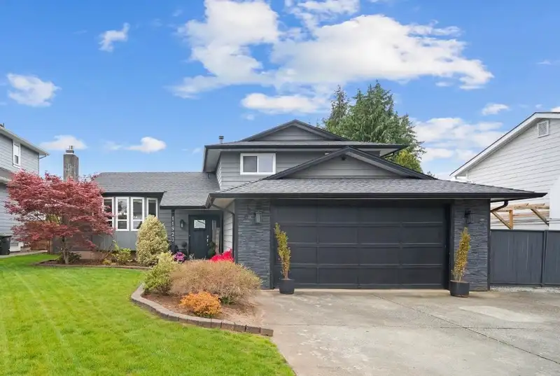 11923 194B STREET - photo 1 of 40