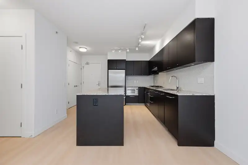 307 6180 COONEY ROAD - photo 2 of 35