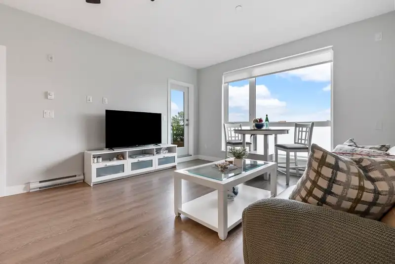 405 11703 FRASER STREET - photo 2 of 38