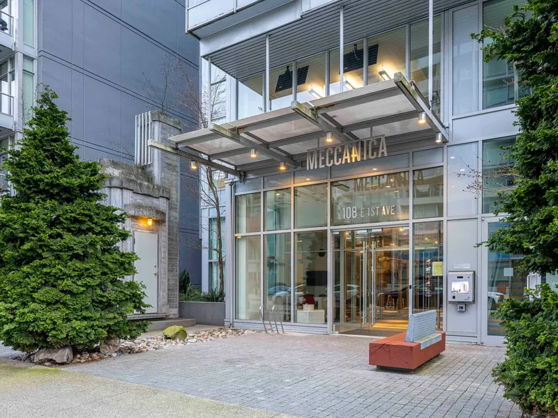 510 108 E 1ST AVENUE - photo 2 of 25