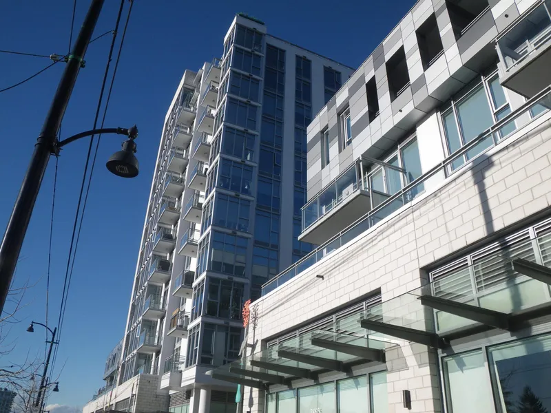 316 2435 KINGSWAY - photo 2 of 23