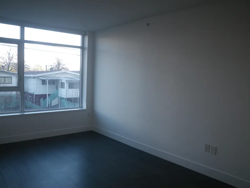 316 2435 KINGSWAY - photo 4 of 23