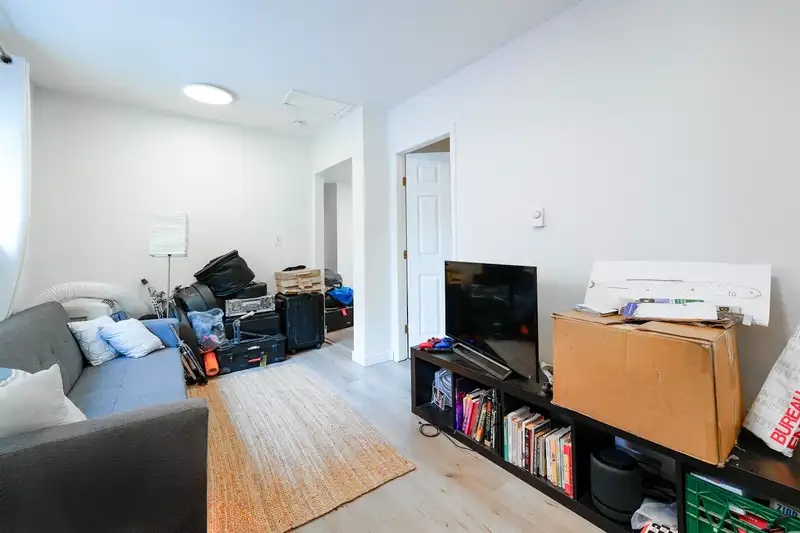 2087 E PENDER STREET - photo 4 of 21