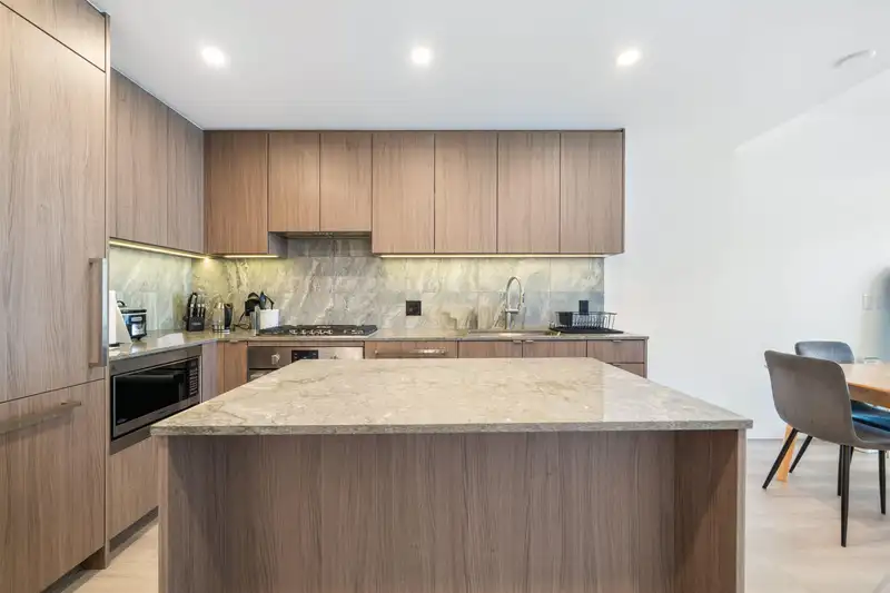 1806 626 CLAREMONT STREET - photo 2 of 36