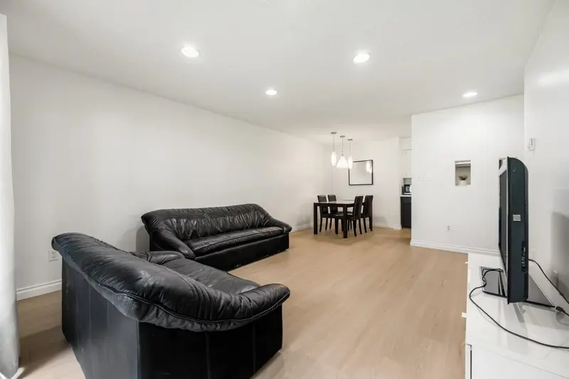 101 9857 MANCHESTER DRIVE - photo 4 of 21