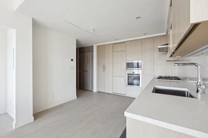4106 4720 LOUGHEED HIGHWAY - photo 3 of 39
