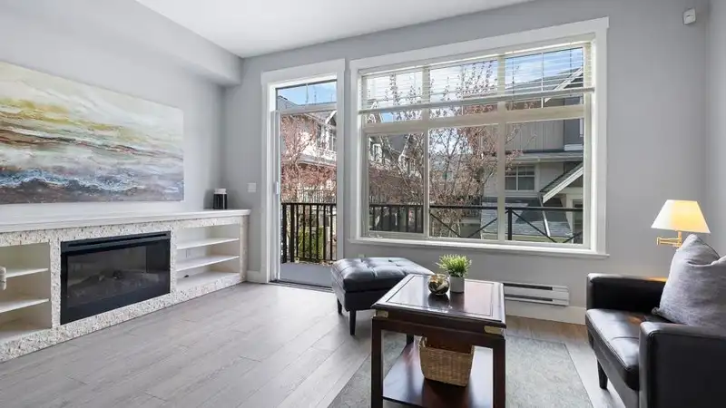 51 19525 73 AVENUE - photo 3 of 40