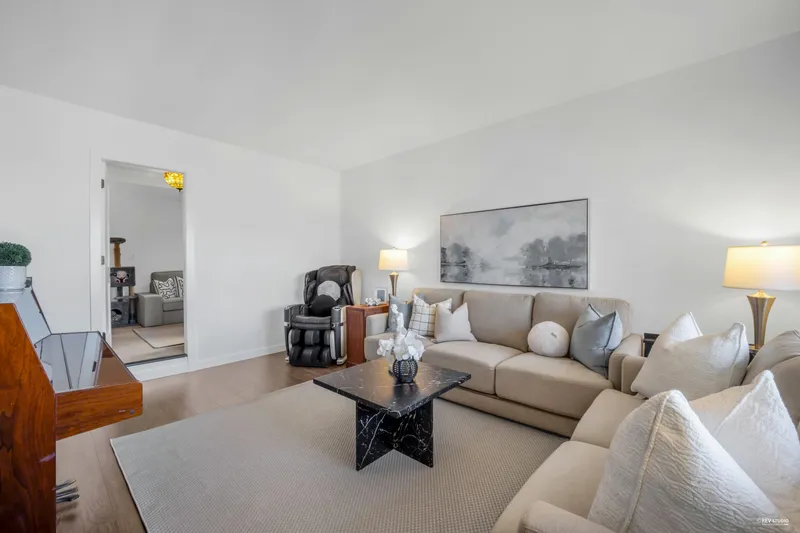 642 LOST LAKE DRIVE - photo 4 of 25