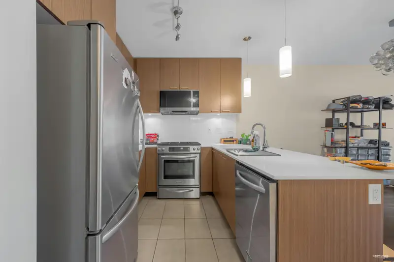 315 1330 MARINE DRIVE - photo 3 of 25