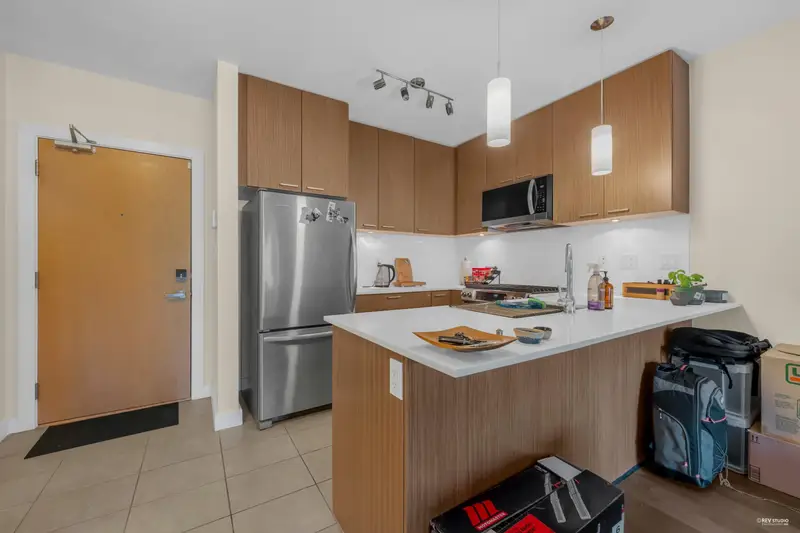 315 1330 MARINE DRIVE - photo 4 of 25