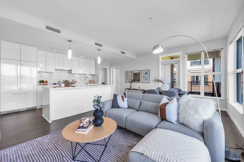 328 9551 ALEXANDRA ROAD - photo 4 of 38