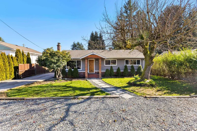 11082 146 STREET - photo 1 of 25