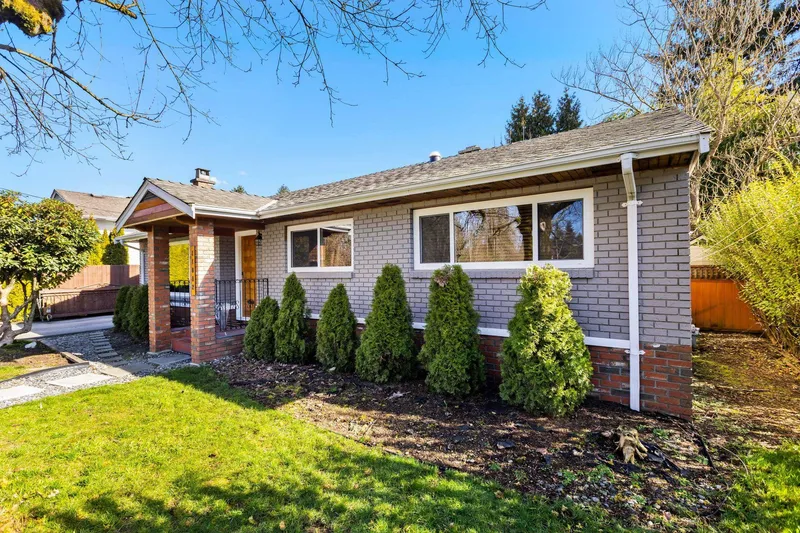 11082 146 STREET - photo 3 of 25