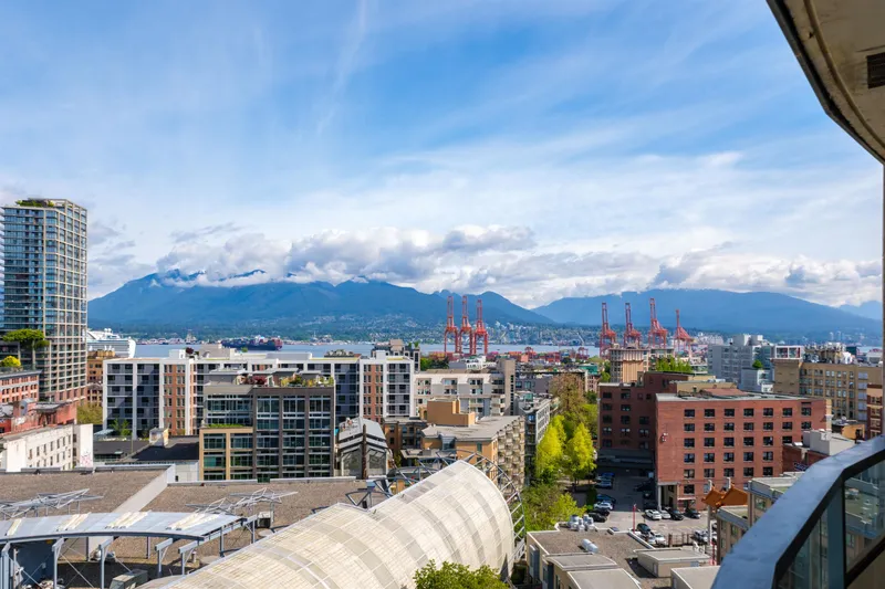 1703 63 KEEFER PLACE - photo 1 of 20