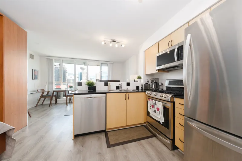 1703 63 KEEFER PLACE - photo 2 of 20