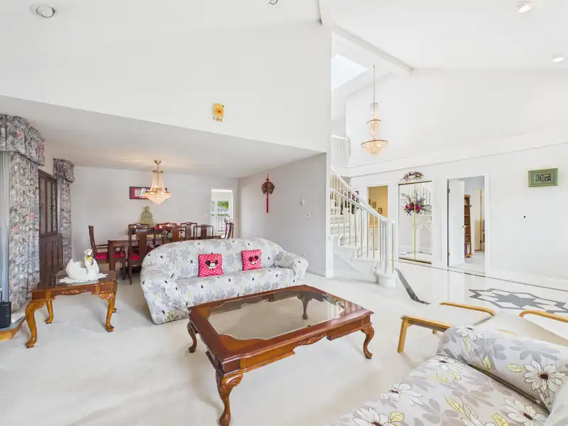 7969 MACPHERSON AVENUE - photo 3 of 40