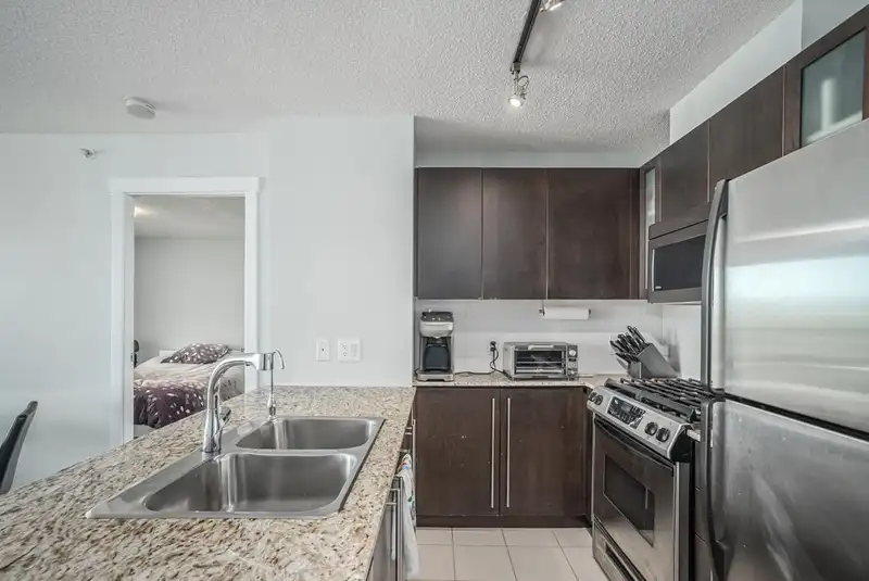908 7555 ALDERBRIDGE WAY - photo 3 of 31