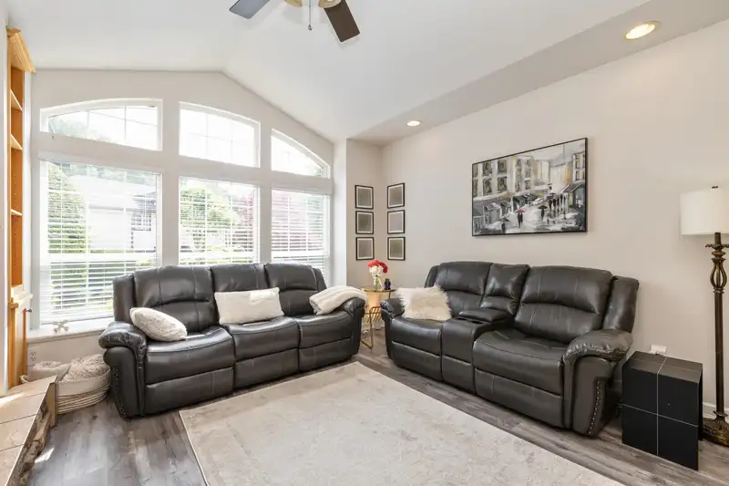 68 32777 CHILCOTIN DRIVE - photo 4 of 34