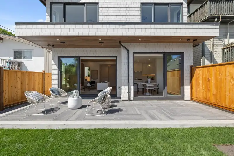 2 610 E 10TH AVENUE - photo 3 of 39