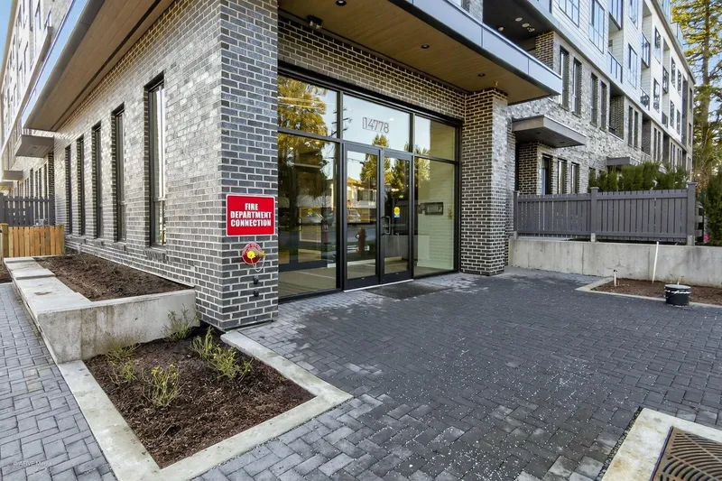 512 14778 106 AVENUE - photo 2 of 14