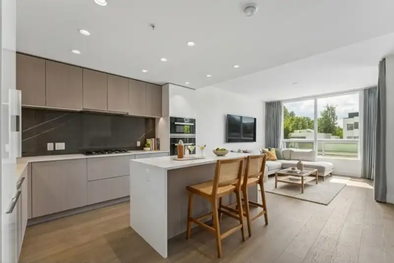 202 1675 LIONS GATE LANE - photo 4 of 40