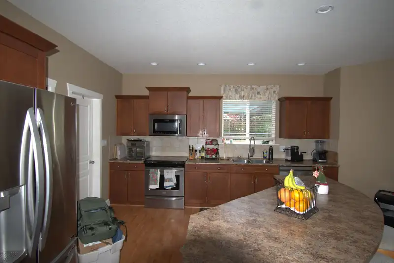 20177 71A AVENUE - photo 3 of 14