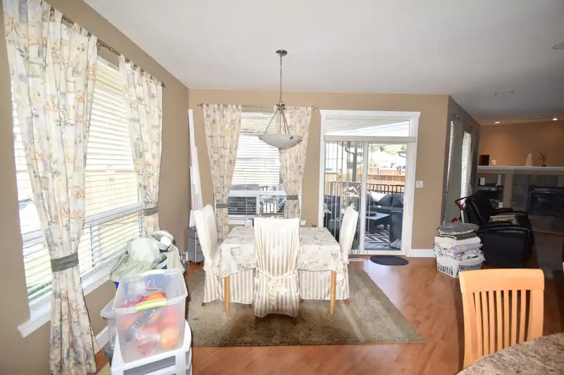 20177 71A AVENUE - photo 4 of 14