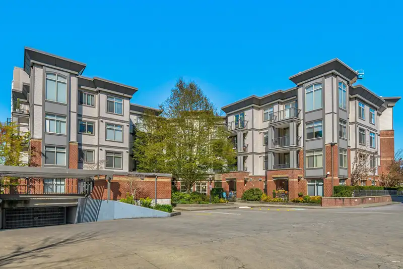 210 10499 UNIVERSITY DRIVE - photo 1 of 21