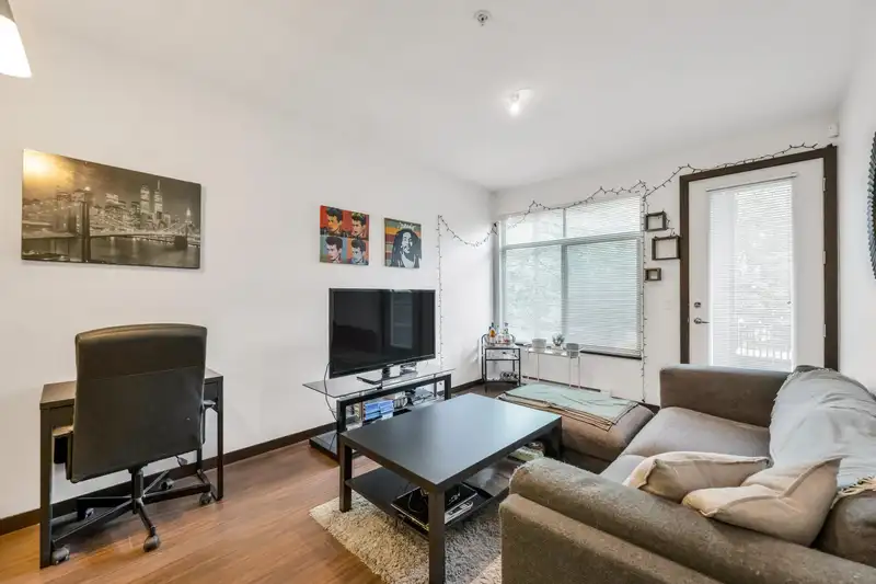 210 10499 UNIVERSITY DRIVE - photo 3 of 21