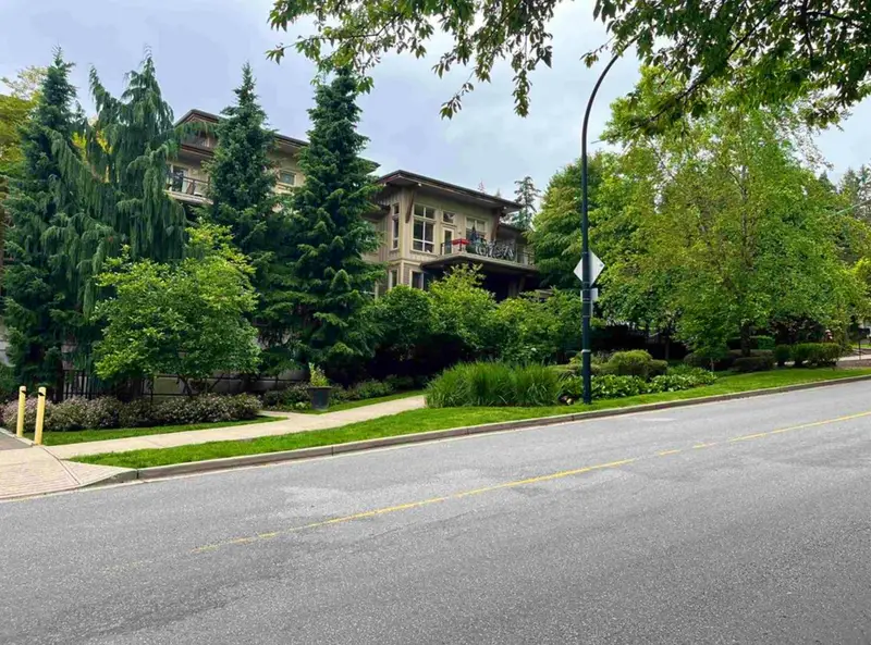 317 1633 MACKAY AVENUE - photo 2 of 22