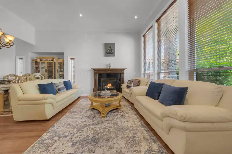 17460 64A AVENUE - photo 2 of 34