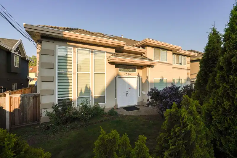 4380 NO. 4 ROAD - photo 1 of 38