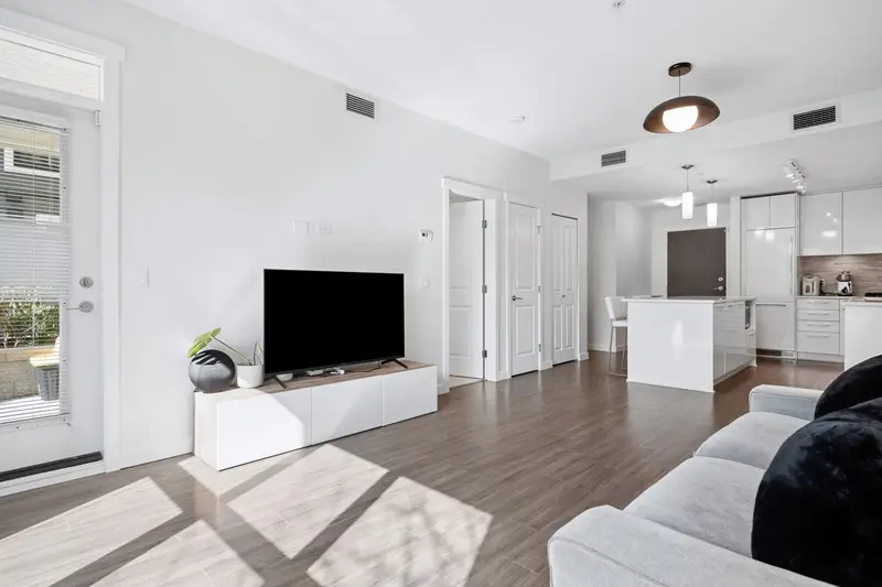 121 9500 TOMICKI AVENUE - photo 1 of 25