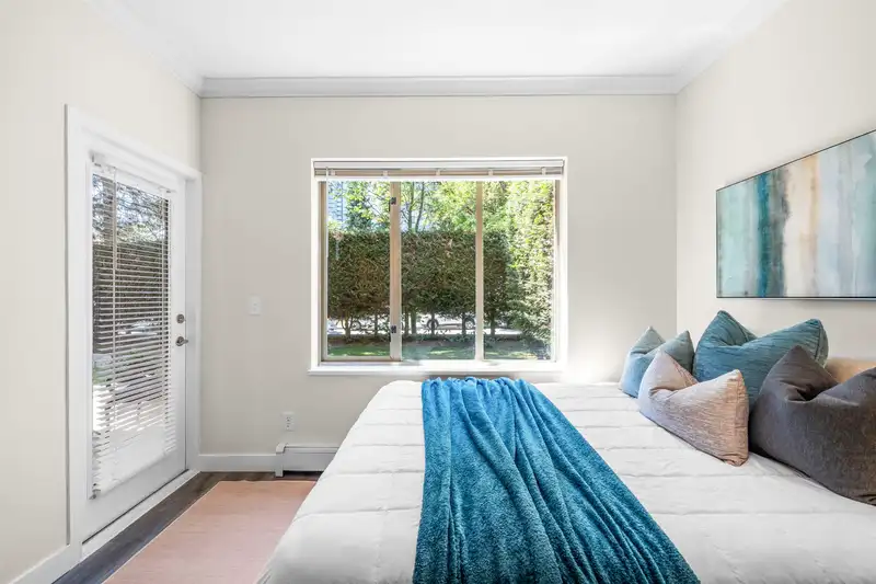 105 6688 BURLINGTON AVENUE - photo 3 of 28