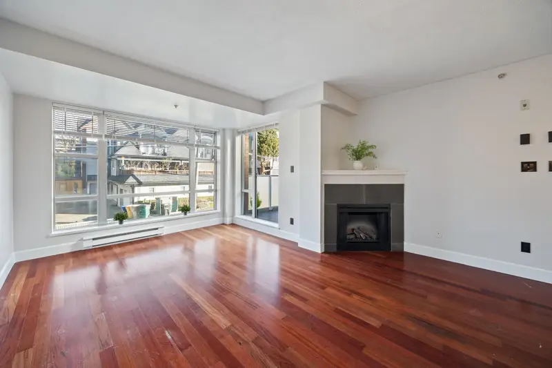 413 3811 HASTINGS STREET - photo 3 of 18