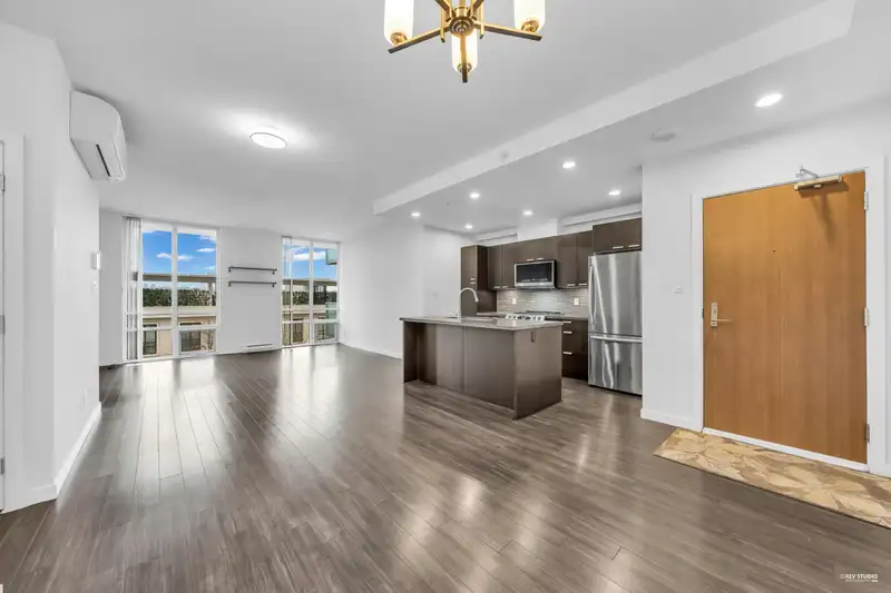 304 2200 DOUGLAS ROAD - photo 1 of 37