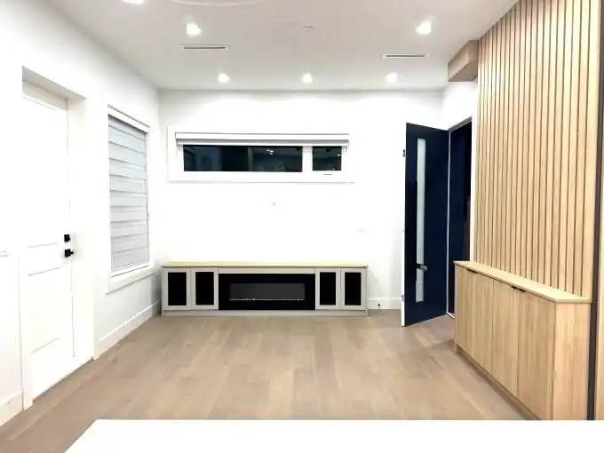 5094 CLARENDON STREET - photo 3 of 16