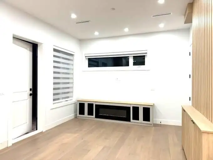 5094 CLARENDON STREET - photo 4 of 16