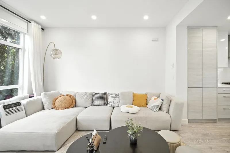 43 10511 NO. 5 ROAD - photo 4 of 25