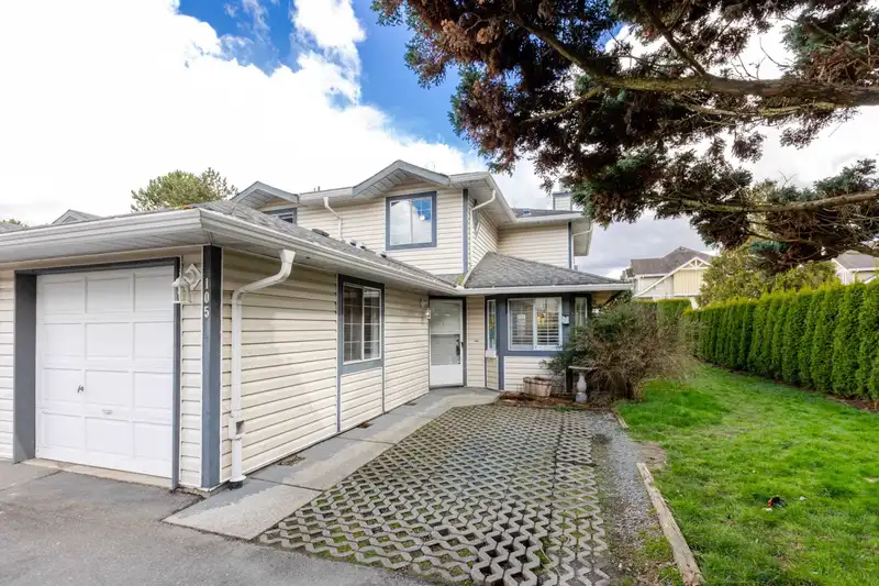 105 5360 201 STREET - photo 1 of 38