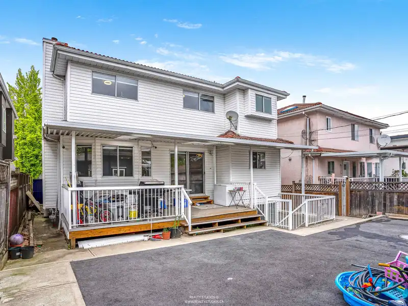 3466 DIEPPE DRIVE - photo 3 of 40