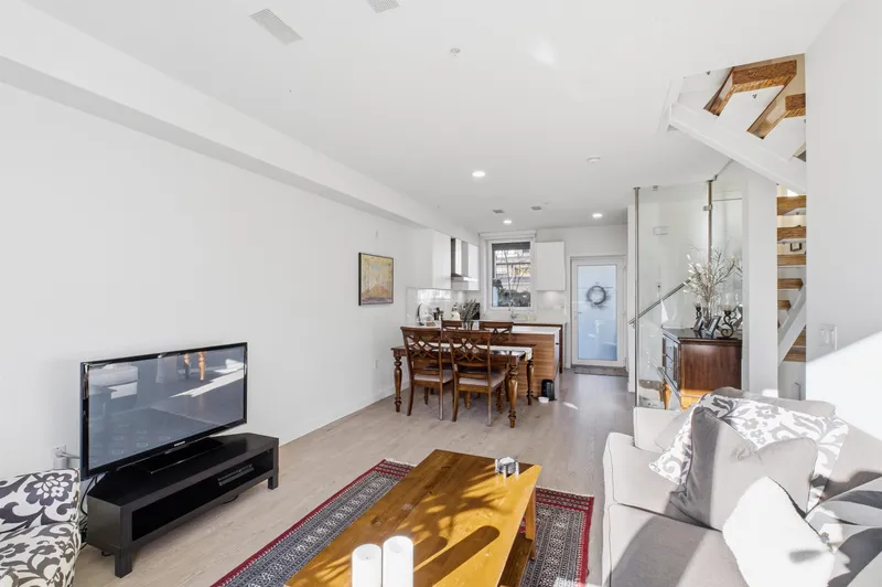 33 720 E 3RD STREET - photo 4 of 25