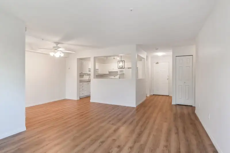 205 5909 177B STREET - photo 4 of 21