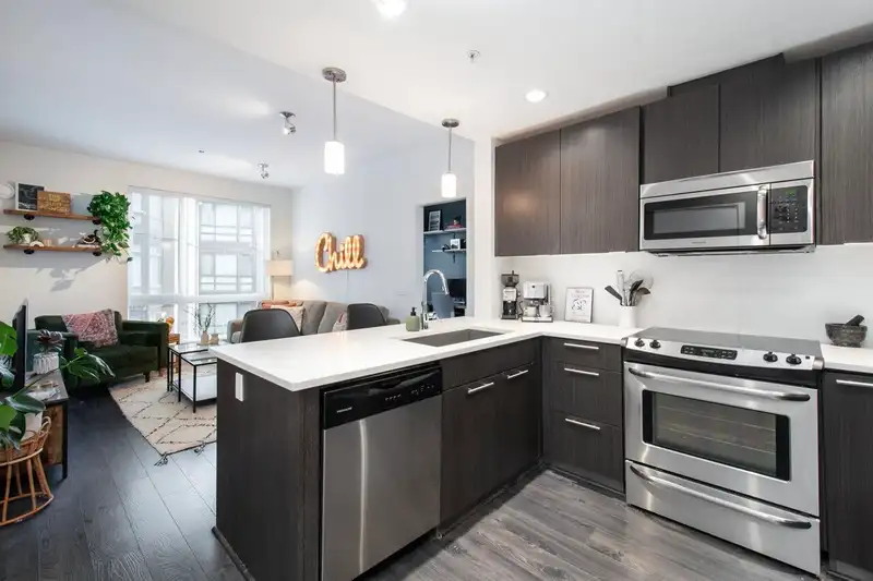409 733 W 3RD STREET - photo 1 of 35