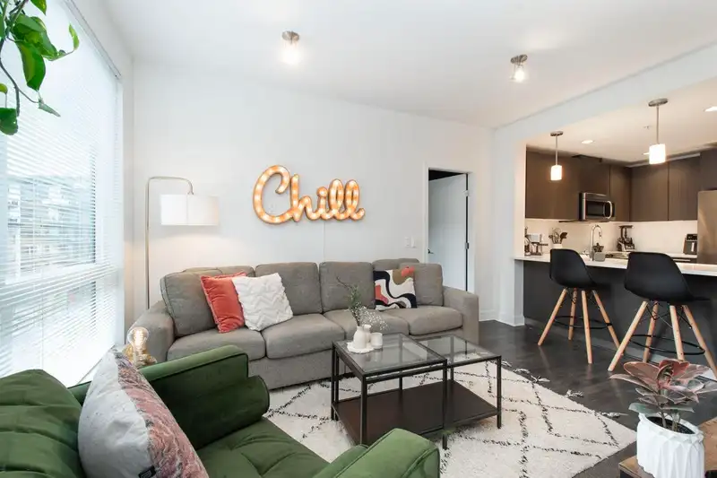 409 733 W 3RD STREET - photo 2 of 35