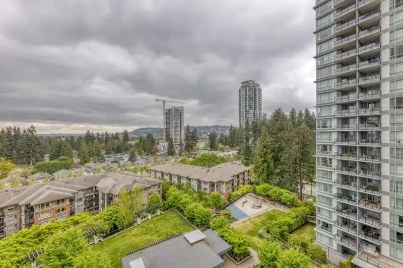 1004 3100 WINDSOR GATE - photo 1 of 32