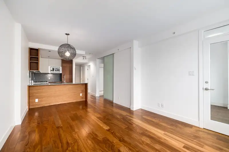 301 4375 W 10TH AVENUE - photo 3 of 12