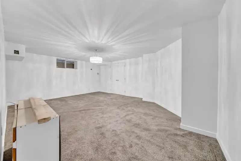 6354 184 STREET - photo 4 of 40